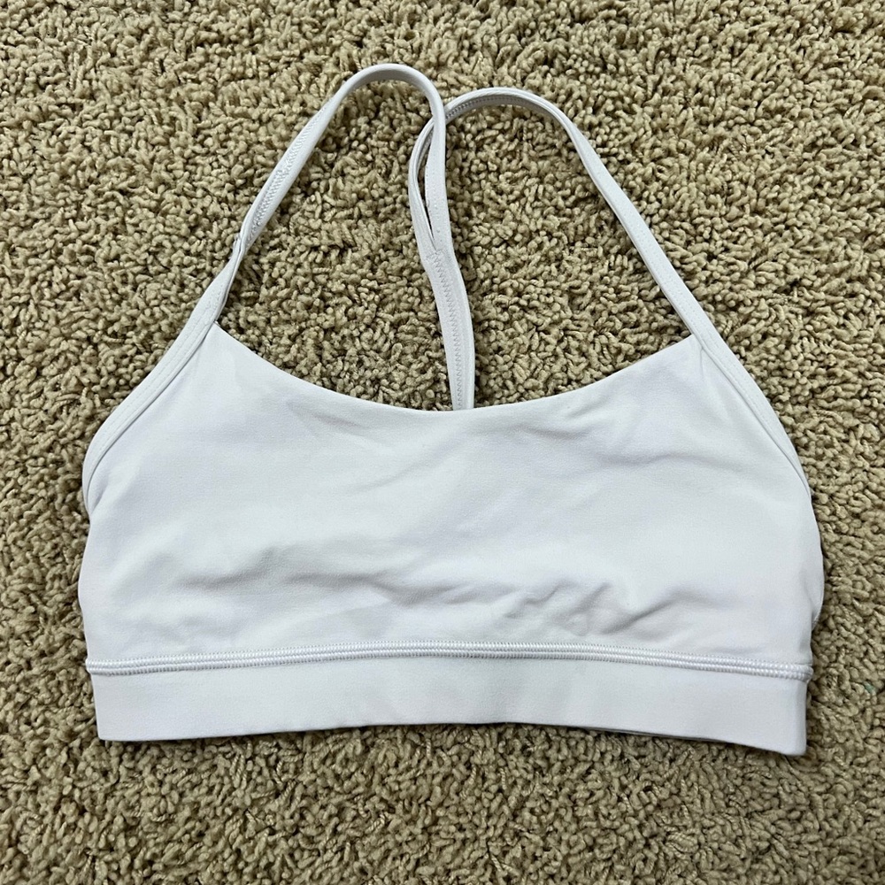 Women’s light pink lululemon sports bra